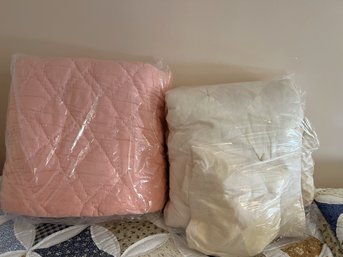 1BR/ 2 Bags Of Comforters