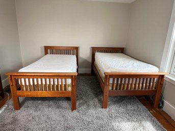 3BR/ 2 Arts/crafts Style Twin Size Beds - Wood Frame