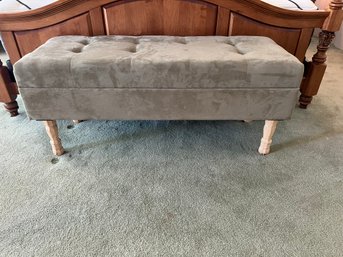 1BR/ Pretty Velour Tufted Upholstered Bench With Lift Top Lined Storage Area