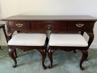 LR/ 3pcs - Thomasville Queen Anne Style Long Console Cherry Table And 2 Upholstered Stools