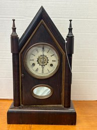AD47/2FL: Gilbert Manufacturing Co Antique Steeple Clock