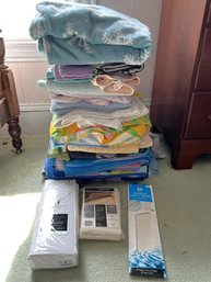 B2A/ Bundle Of Assorted Sheets, Blankets, Beach Towels, Bath Hand Face Towels, Non Skid Rug Pad Etc