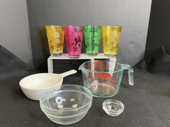 SF/ 8pcs Kitchen Glassware: 4 MCM Circleware Colored Tumblers, Pyrex Lrg Measuring Cup, Corning Ware Etc