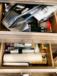 K/ 2 Drawers - Misc Kitchen Gadgets And Food Wraps: Food Saver Etc