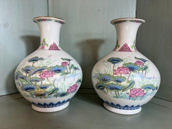 DR/ 2 Pretty Floral Vases 'Hasu' Made In Japan