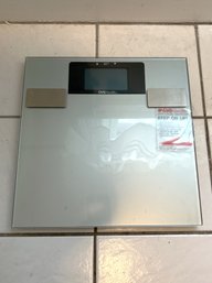 B2/ CVS Health Digital Glass Body Analysis Scale Model #BG-15