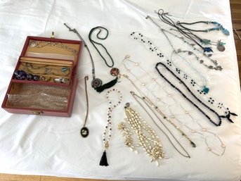 B2A/ Bundle Of Beautiful Costume Jewelry #1 - Jewelry Box & Mostly Necklaces