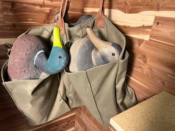 L4/ 4pcs - 3 Duck Decoys With Weights In A Decoy Bag By Orvis