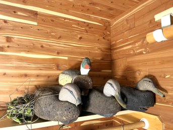 L4/ 11pcs - 4 Cork Duck Decoys And 7 Weights