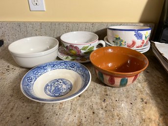 K/ Shelf 9pcs - Assorted Bowls And 1 Plate