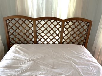 B2A/ Vintage MCM Wood Lattice Style 3 Panel Headboard Full Size 60'w & Metal Frame