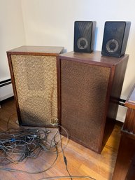 LR/ 4pcs - Audio Speakers And Wires: AR-2 And Realistic Minimus-7