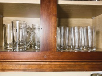K/ Bottom Shelf 12pcs - Clear Glass Beer Steins W Handles, Water Tumblers W Narrow Ring In Design