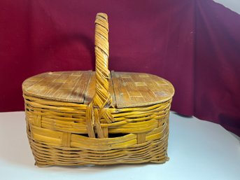 NBT/ Vintage Wood And Wicker Picnic Basket With 2 Lids