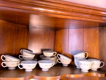 K/ 27pcs On Shelf - Stunning Brookdale By Lenox China Teacups And Saucers