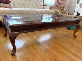 LR/ Lovely Dark Wood Carved & Detailed Rectangle Coffee Table W 4 Beveled Glass Panels On Top