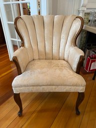 LR/ Lovely Victorian Style Ivory Off White Damask Upholstered Arm Chair Wood Trim Southern Furniture Co NC