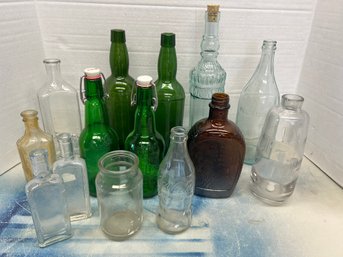 AN/CR182 - Box 14pcs - Assorted Vintage Bottles Lot