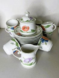 22 Pc's Villeroy & Boch 'Amapola' Cups/saucers, Cream/sugar