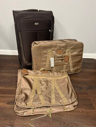 T/ 8pcs - Luggage Sets: 5 Pc Pierre Cardin Set And 3 Pc VIP Set