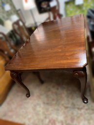 CR/E 4pcs - Classic Mahogany Dining Table By Pennsylvania House