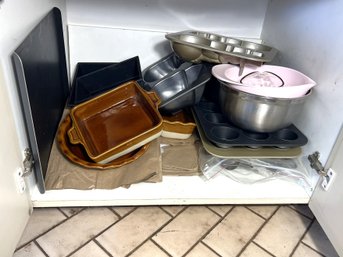 K/ Lower Cab 15pcs - Bakeware Including Emile Henry From France: Pie Dish, Square And Loaf Pans