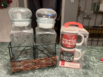 K/ 2pcs: Caddy With 2 Glass Cannisters And 2 New In Box Valentine Mugs