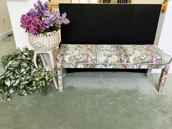 2H/ 4pcs - Upholstered Bench 'The Vineyard' And Faux Plants