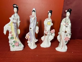 DR/ Bin 4 Pieces - Lovely Asian Geisha Women Figurines