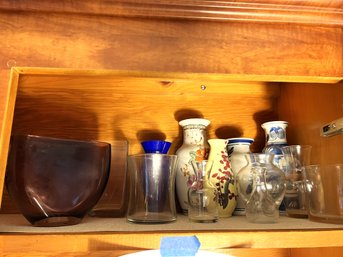 K/ 13pcs - Shelf Of Medium Size Vases: Clear And Colored Glass, Floral Ceramic