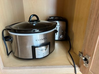 K/ 2pcs: Kenmore Toaster And Crock-Pot