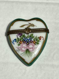 DR/ Hand Painted Limoges Heart Shaped Trinket Box