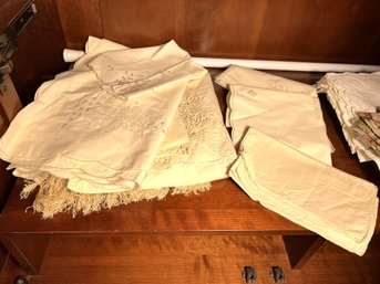 DR/ Assorted Pretty Cream / Off White Table Linens - 3 Tablecloths, Napkins Etc