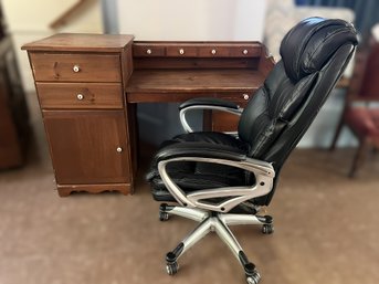 M/ 2pcs - Unique Wood Desk/Work Station And Deluxe Leather Desk Chair On Wheels