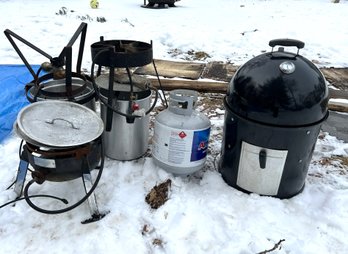 P/ 7pcs - Outdoor Cooking Lot: Propane Stands, Smoker, Pot With Covers, Propane Tank