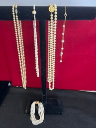 IR/ Bag 5pcs - Assorted Faux Pearl Necklaces And Bracelet