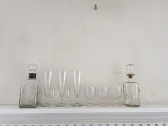 FR/ 10pcs - Distinguished Glass Decanter And Stemware Lot