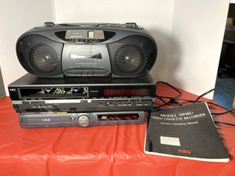 M/ 3pcs - NEC VCR, RCA Disc Player And Magnavox CD/Cassette Boombox