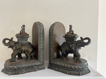 FR/ 2pcs - Fabulous Pair Of Bookends: Monkeys Riding Elephants - Bombay Company (?)