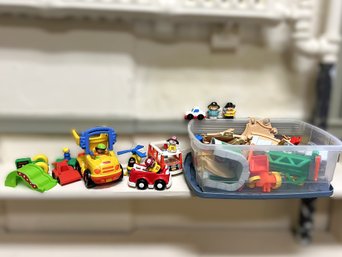 N/ Bin - Fisher Price Little People And Railroad Lot