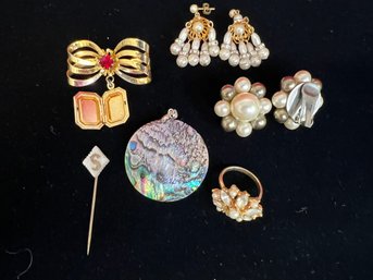 TE/ Bag 6pcs - Assorted Costume Jewelry: Earrings, Ring, Locket Etc