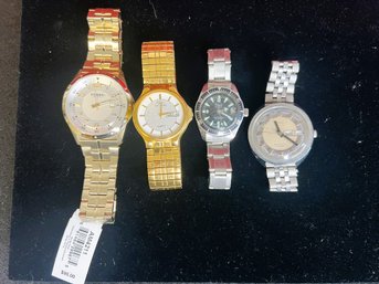 SM/ Bag 4pcs - Mens Assorted Watches: Fossil 10 ATM, Timex, Sheffield All Sport, Oscar De La Renta