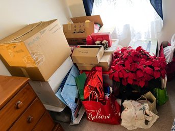 3B/ 15boxes & Bags - Huge Awesome Christmas Extravaganza - Decor Galore!