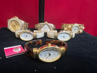 SM/ Bag 6pcs - Assorted Cuff Watches: Geneva With Magnetic Top, Vernier, Geneva, 2 Eikon, Eikon With Battery