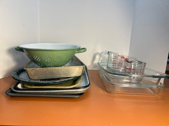 K/ 12 - Metal And Glass Baking Dishes And Trays: Pyrex, Anchor Hocking Etc