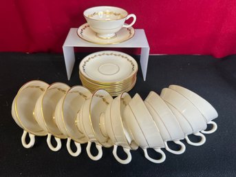 LS/ 10pcs - Vintage Lenox 'Golden Wreath' Cups And Saucers For 10