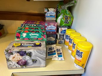 K/ 21pcs - Paper Goods, Hand Towels And Q-tips Lot: Kleenex, Wet Ones Etc