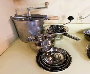 K/ 3pcs - Meal Prep Items: Dough Mixer, Food Mill, Nesting Prep Bowls