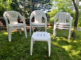 FY/ 9pcs - 8 Plastic Stackable Outdoor Patio Chairs And A Small Table