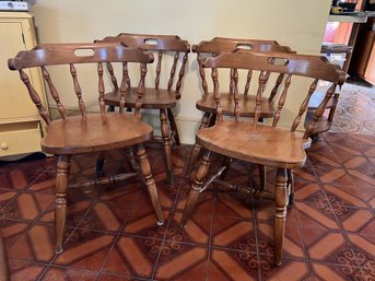 K2/ Set Of 4 Vintage Colonial Style Wood Chairs